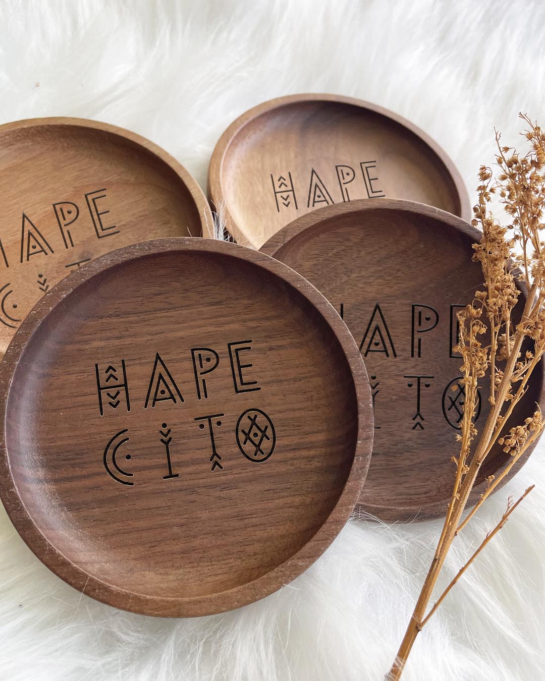 Hapecito Basic Walnut Wood Coaster Set (4)