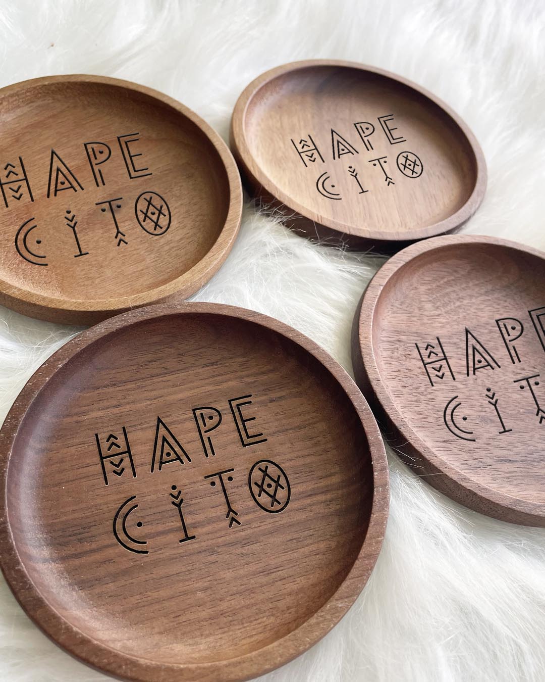 Hapecito Basic Walnut Wood Coaster Set (4)